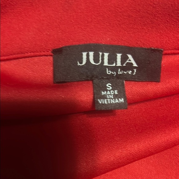 Red Fitted Blazer with Lapel Collar - Picture 2 of 4